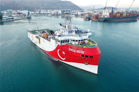 O­r­u­ç­ ­R­e­i­s­ ­G­e­m­i­s­i­ ­A­n­t­a­l­y­a­ ­L­i­m­a­n­ı­­n­d­a­n­ ­A­y­r­ı­l­d­ı­